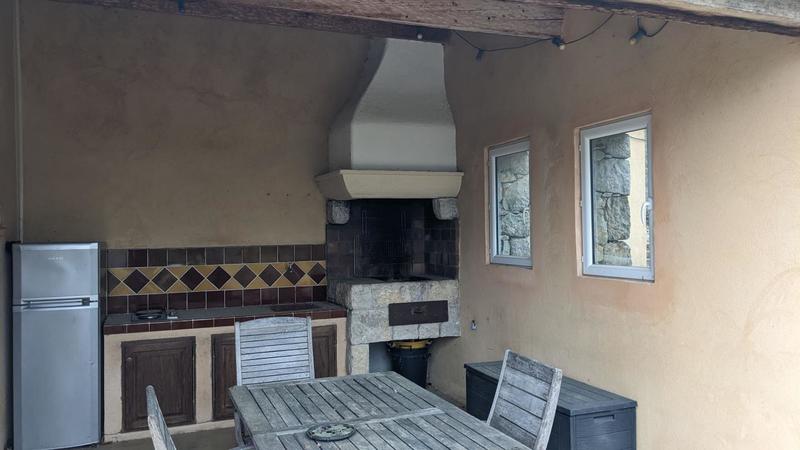 Maison - 220 m² - 8 pièces