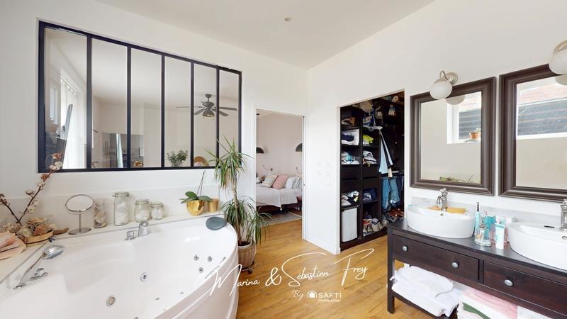 Maison de maîtres - 300 m² - 11 pièces