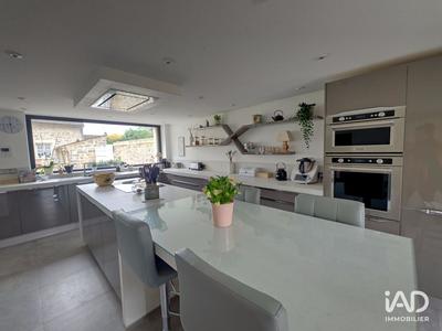 Maison - 270 m² - 5 pièces