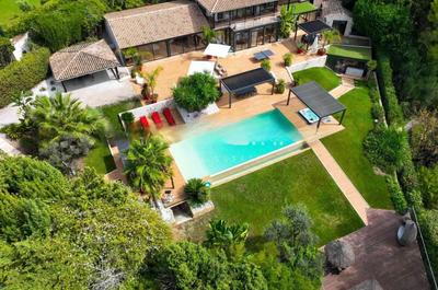 Maison - 410 m² - 8 pièces