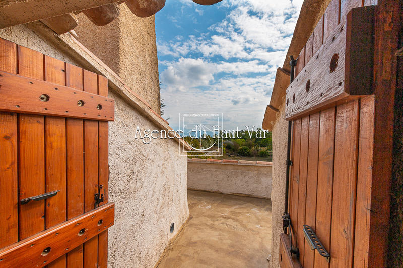 Propriété - 477 m² - 8 pièces