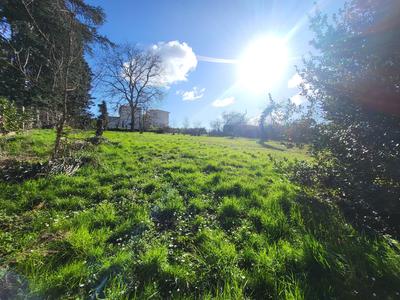 Terrain constructible - 1 486 m²