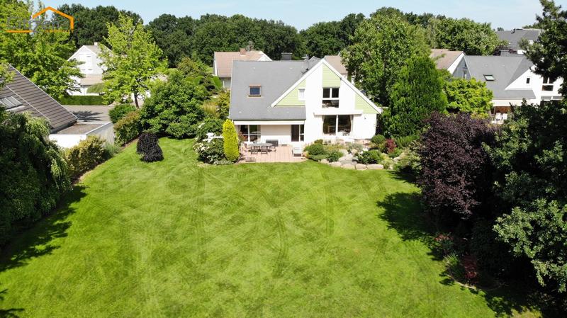 Maison contemporaine - 209 m² - 6 pièces