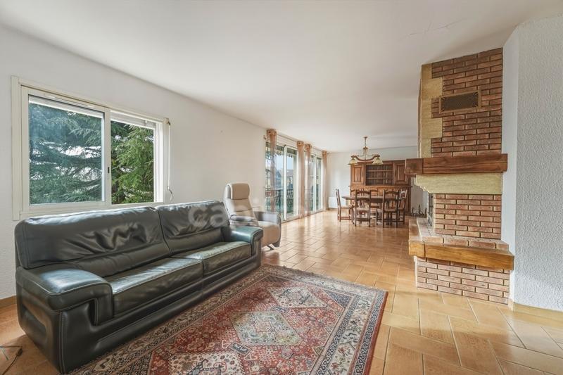 Maison - 230 m² - 6 pièces