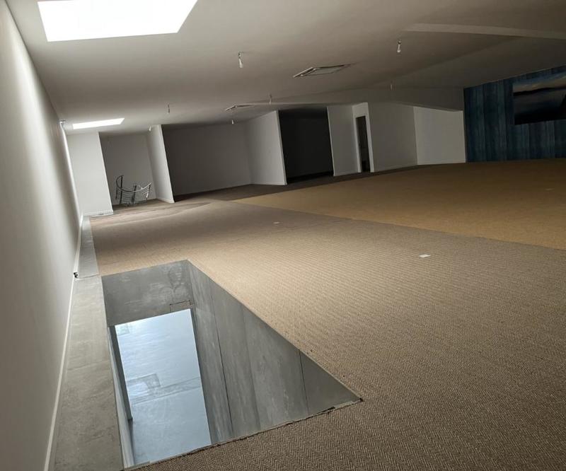 Local commercial - 517 m² - 2 pièces