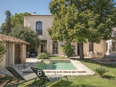 Maison - 245 m² - 8 pièces