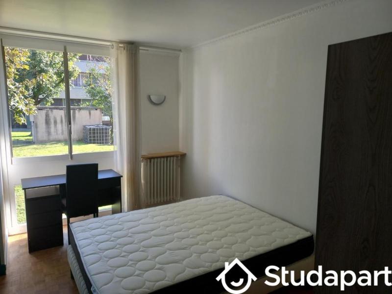 Chambre - 12 m² - 1 pièce