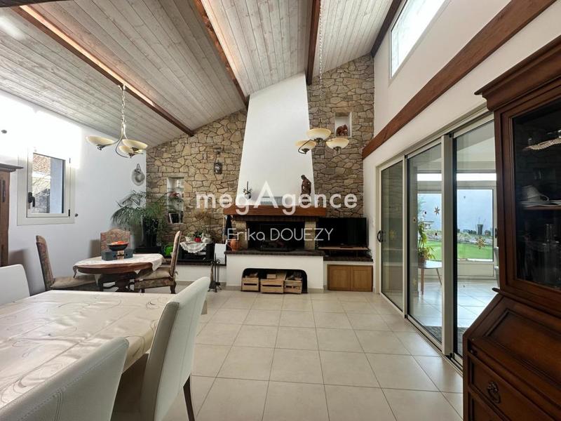 Maison - 215 m² - 7 pièces