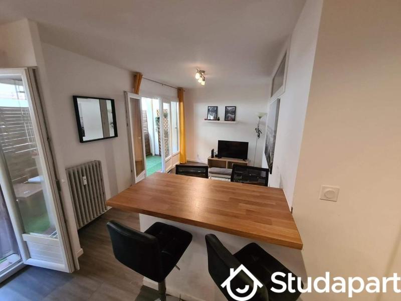 Chambre - 10 m² - 1 pièce