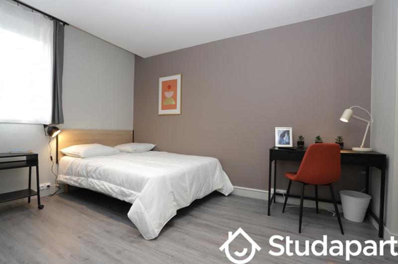 Chambre - 14 m² - 1 pièce