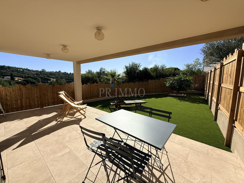 Maison - 250 m² - 12 pièces