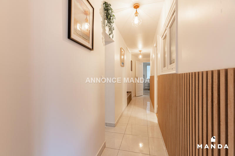 Chambre - 11 m² - 5 pièces