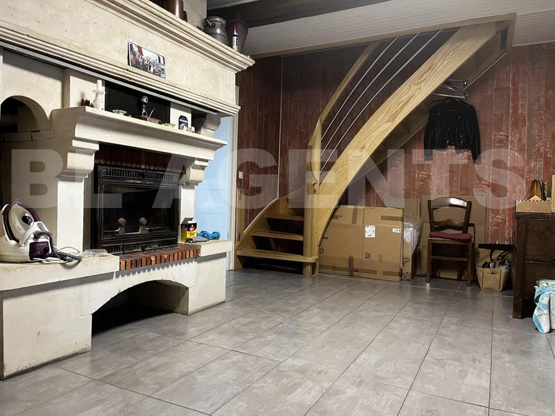 Maison - 174 m² - 9 pièces