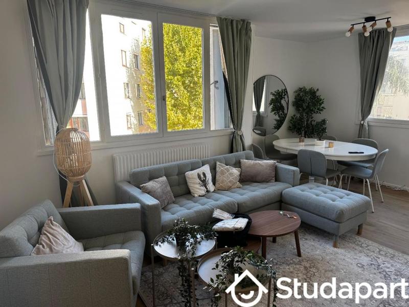 Chambre - 11 m² - 1 pièce