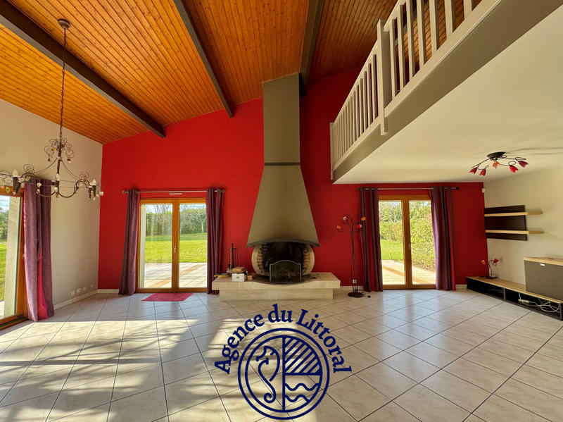 Maison - 240 m² - 6 pièces