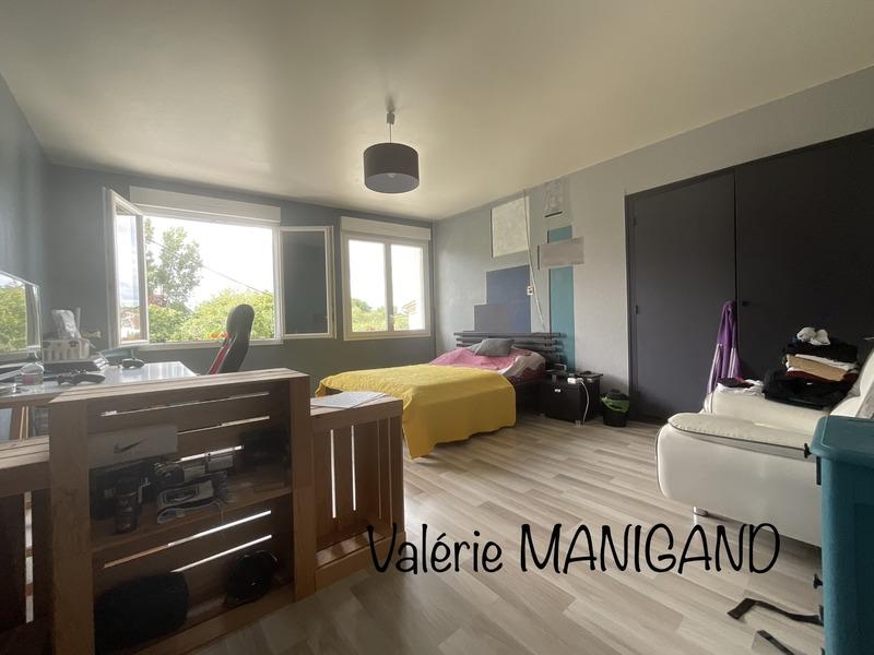 Maison - 260 m² - 9 pièces