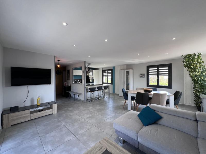 Maison traditionnelle - 100 m² - 5 pièces