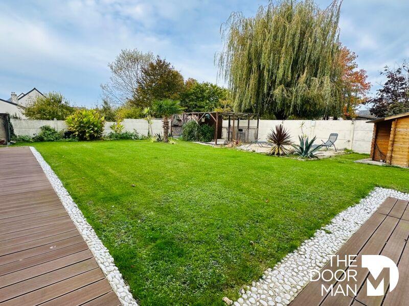 Maison - 205 m² - 8 pièces