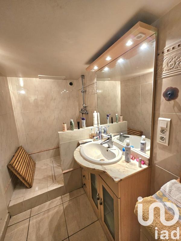 Maison - 220 m² - 8 pièces