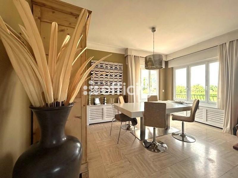 Maison traditionnelle - 270 m² - 9 pièces