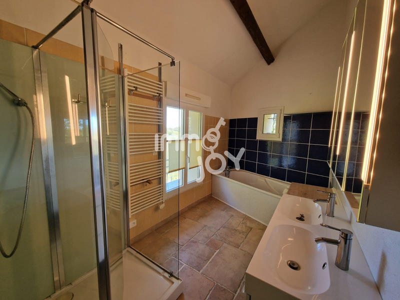 Maison - 206 m² - 6 pièces