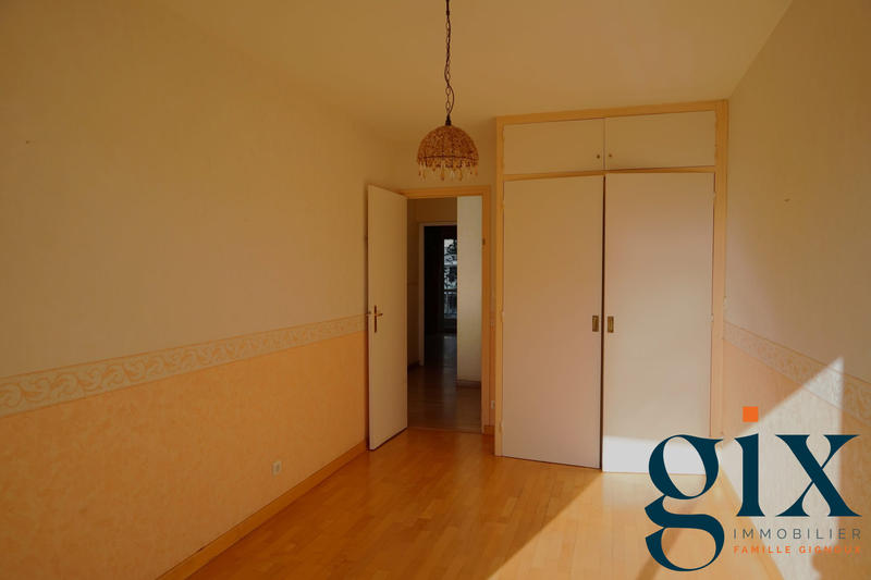 Appartement - 98 m² - 4 pièces