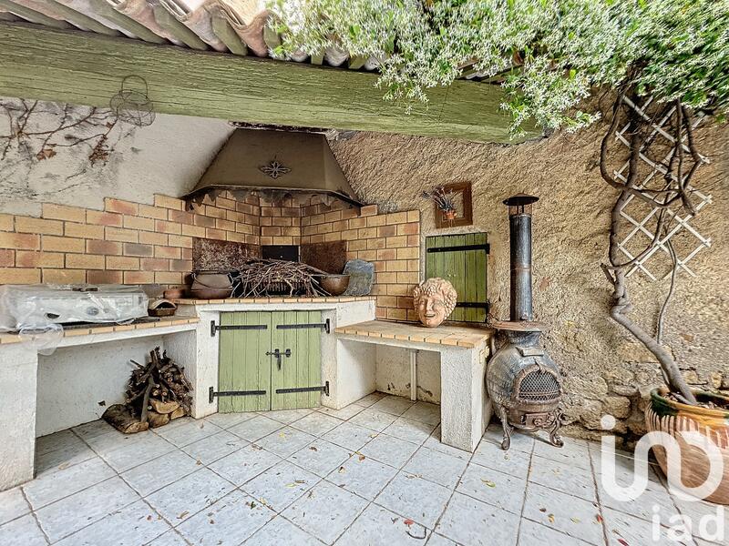 Maison - 360 m² - 10 pièces