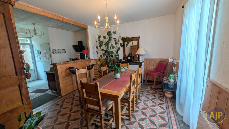 Maison - 140 m² - 6 pièces