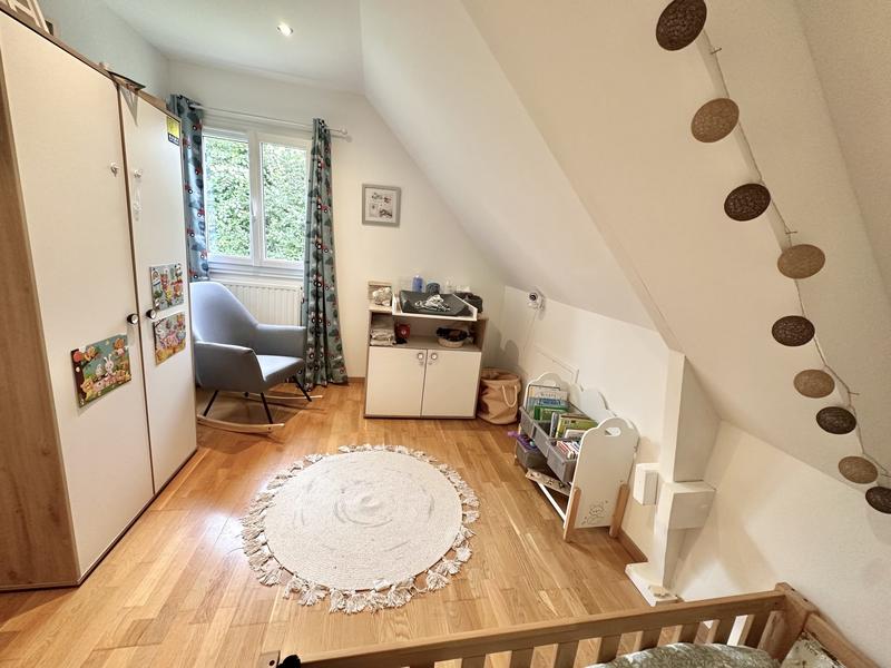 Maison traditionnelle - 137 m² - 6 pièces