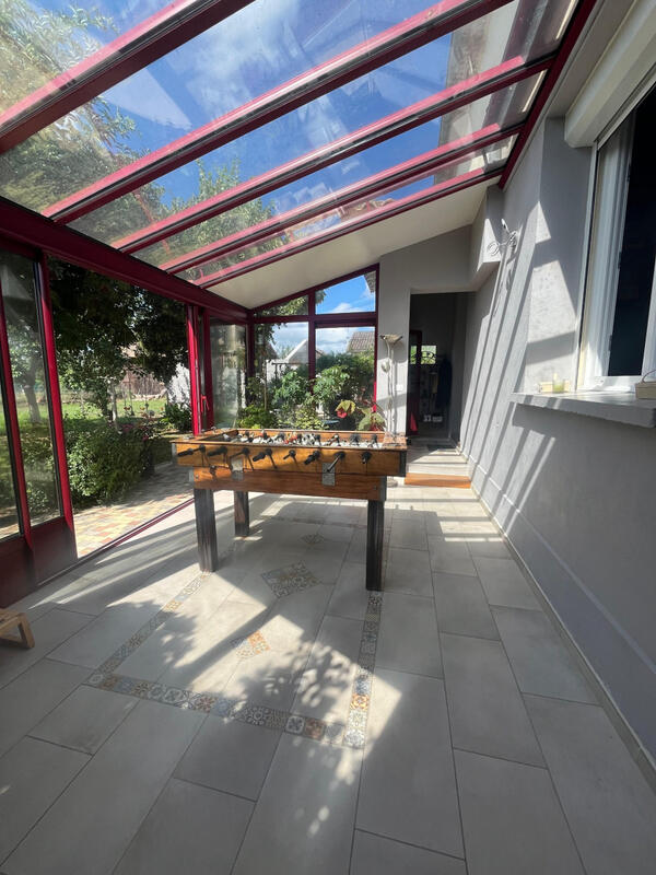 Maison - 203 m² - 9 pièces