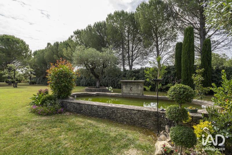 Maison - 300 m² - 6 pièces