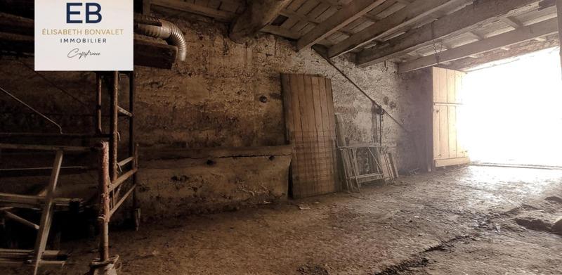 Corps de ferme - 560 m² - 4 pièces