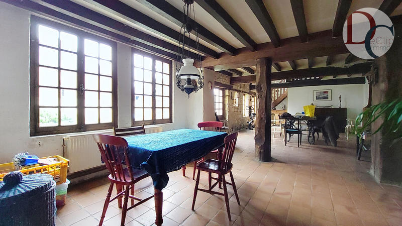 Maison - 220 m² - 6 pièces