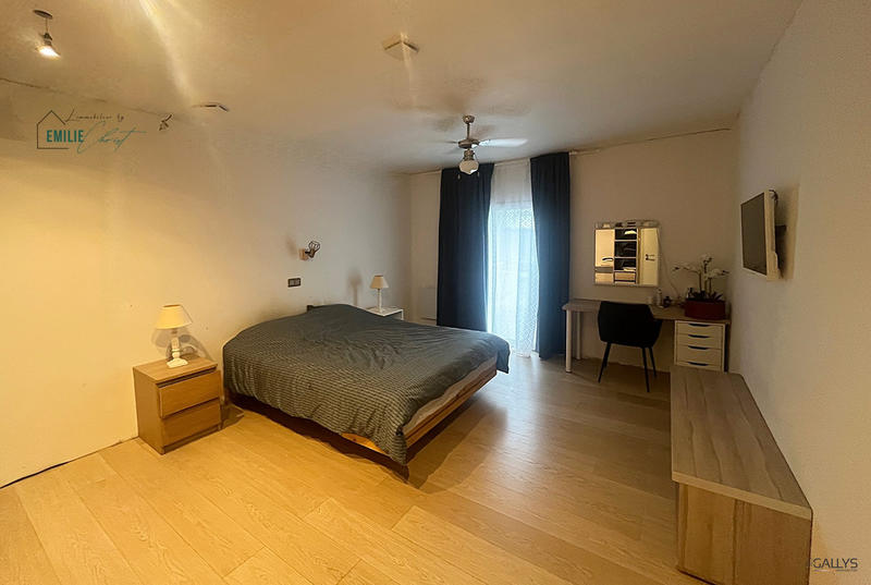 Maison - 195 m² - 7 pièces