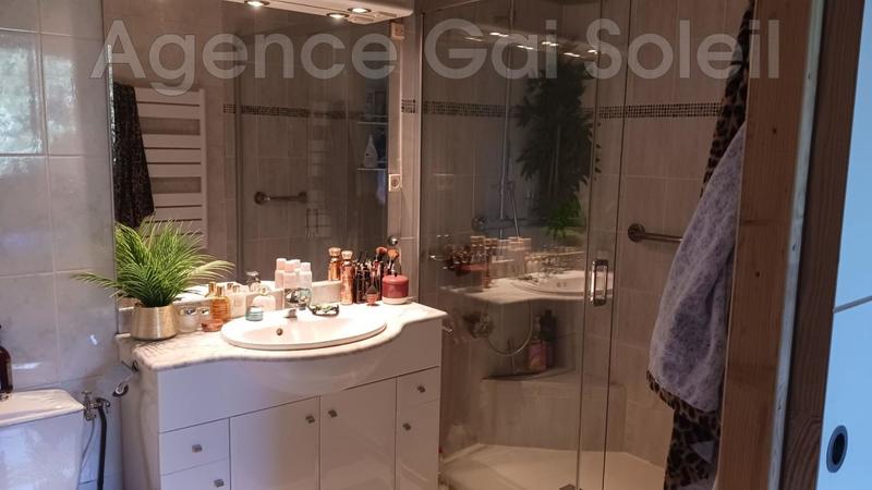 Villa - 100 m² - 5 pièces