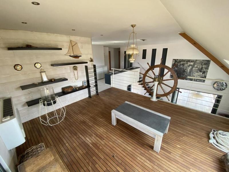 Maison - 236 m² - 8 pièces