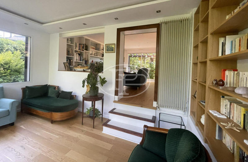 Maison - 179 m² - 8 pièces