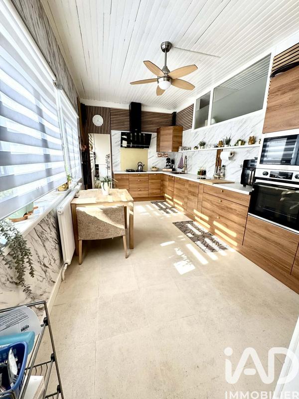 Maison - 320 m² - 10 pièces