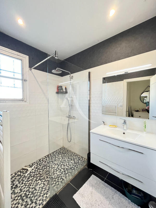 Maison - 83 m² - 4 pièces