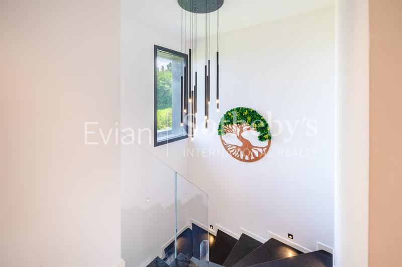 Maison - 276 m² - 7 pièces