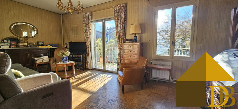 Maison traditionnelle - 90 m² - 6 pièces