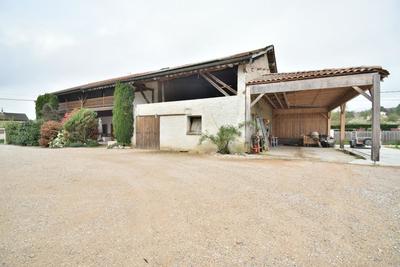 Maison - 230 m² - 9 pièces