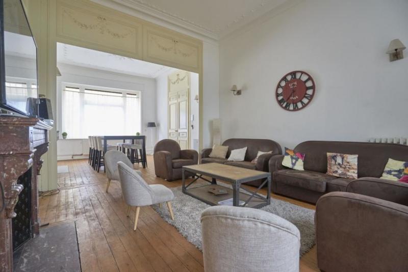 Maison - 210 m² - 11 pièces