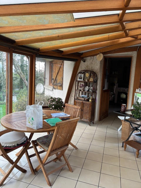 Maison - 260 m² - 10 pièces