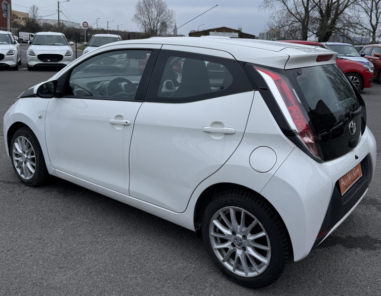 Toyota Aygo 1.O X 5 Portes Automatic