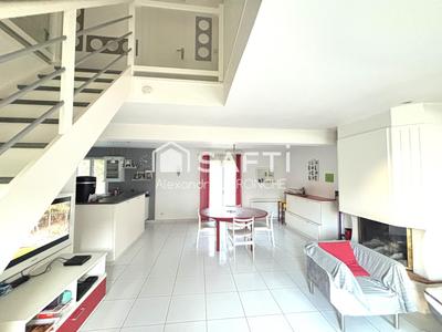 Maison - 111 m² - 6 pièces