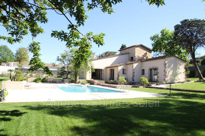 Villa - 165 m² - 6 pièces