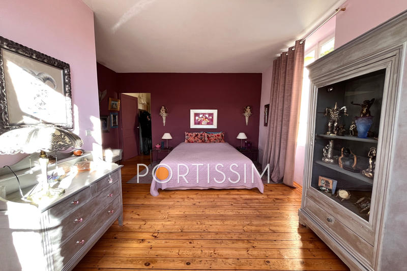 Maison - 368 m² - 10 pièces