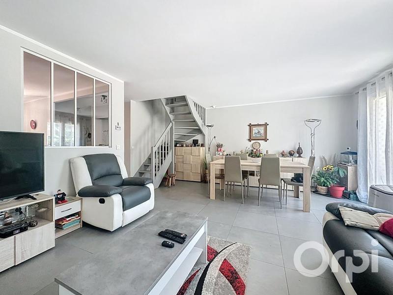 Maison - 90 m² - 5 pièces