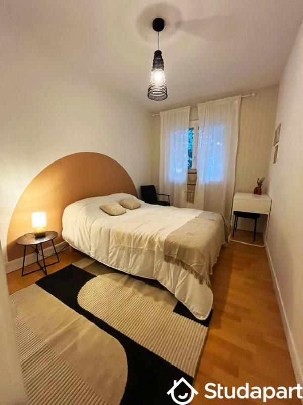 Chambre - 11 m² - 1 pièce